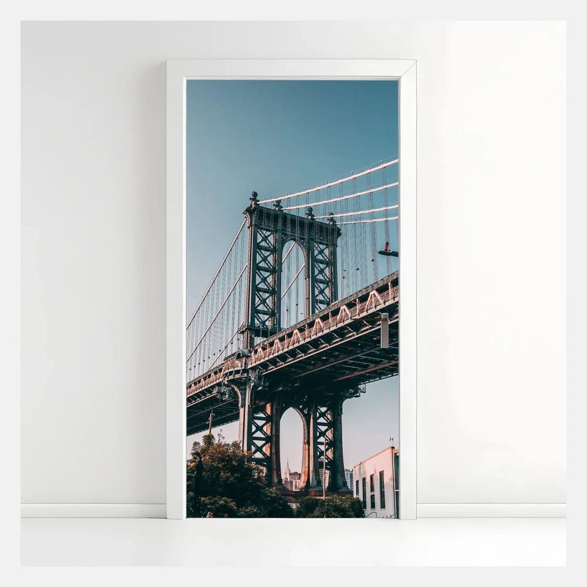Pegatina para puerta impresión urbana: puente de Manhattan y fachadas de ladrillo – Pixers® Pegatina para puerta impresión urbana: puente de Manhattan y fachadas de ladrillo – Pixers®