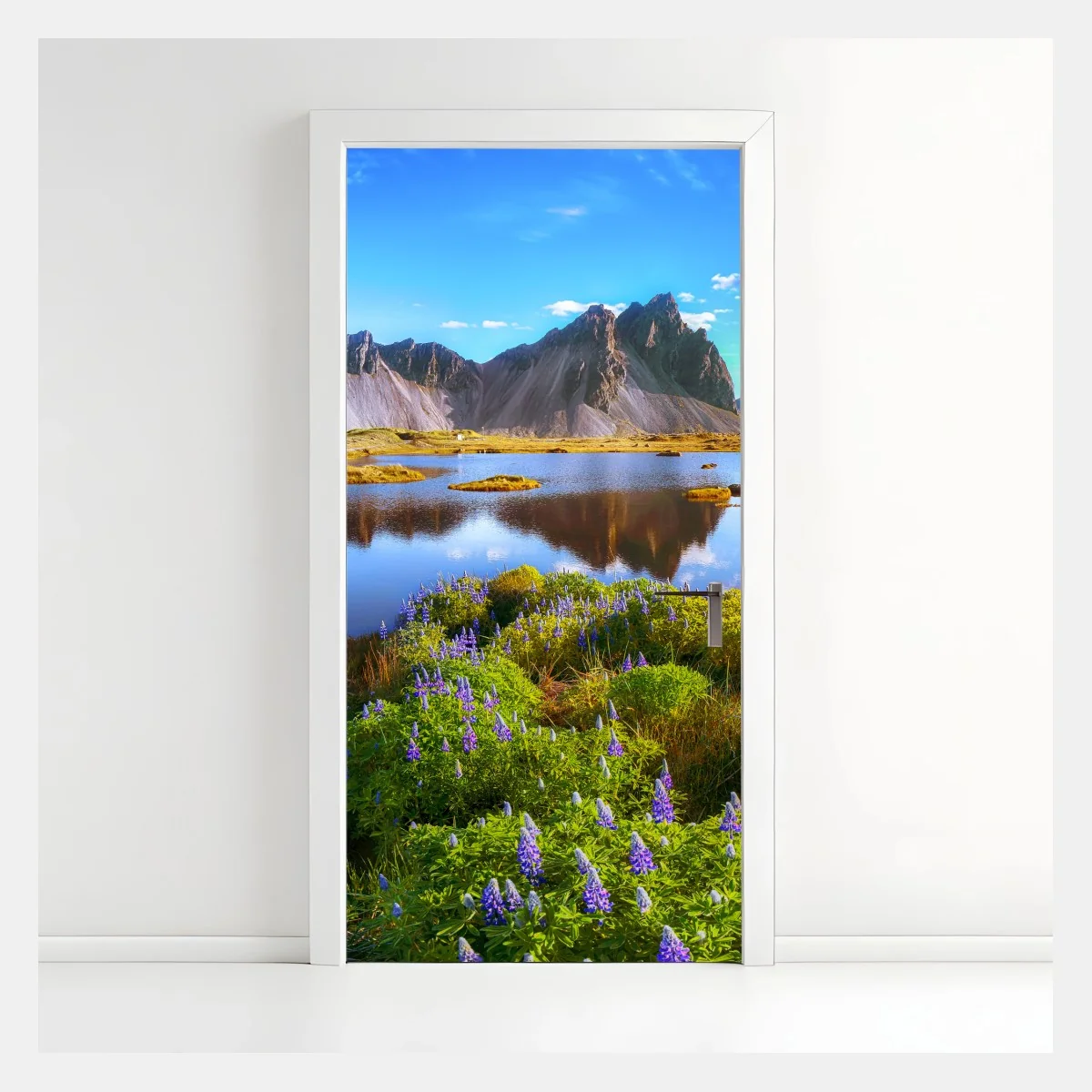 Pegatina para puerta lupinos junto a Vestrahorn en Stokksnes – Pixers® Pegatina para puerta lupinos junto a Vestrahorn en Stokksnes – Pixers®