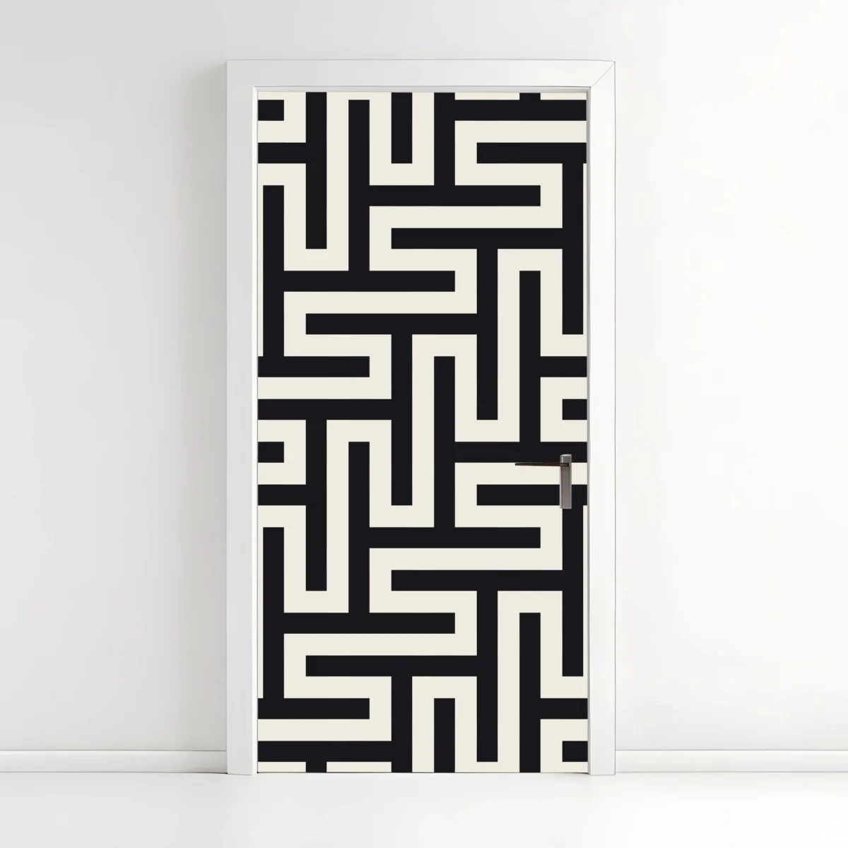 Pegatina para puerta patrón geométrico de laberinto en tonos crema y negro – Pixers® Pegatina para puerta patrón geométrico de laberinto en tonos crema y negro – Pixers®