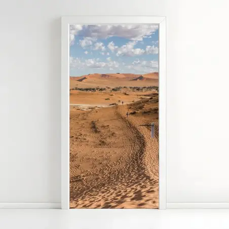 Pegatina para puerta ruta entre dunas bajo cielo azul – Pixers®