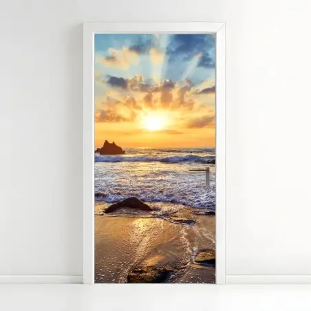 Pegatina para puerta atardecer dorado en la costa rocosa – Pixers®