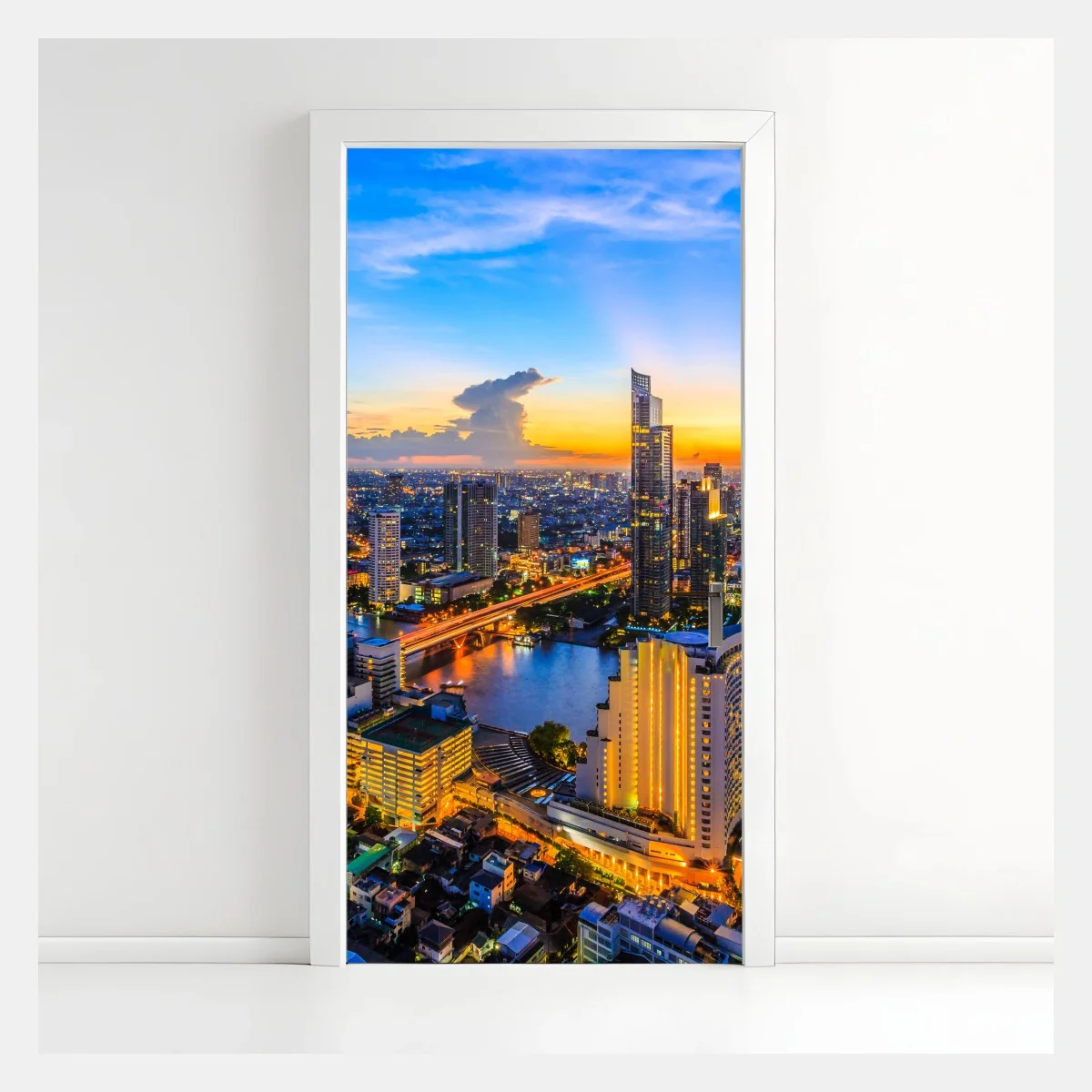 Pegatina para puerta atardecer urbano sobre el río iluminado – Pixers® Pegatina para puerta atardecer urbano sobre el río iluminado – Pixers®