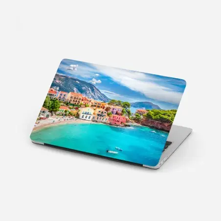 Pegatina para portátil encanto costero de Assos, Kefalonia – Pixers®