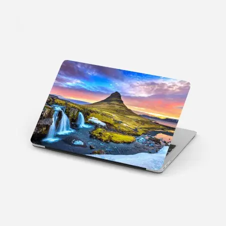 Pegatina para portátil amanecer en Kirkjufell, paisaje islandés – Pixers®