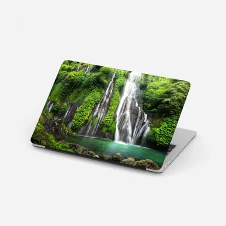 Pegatina para portátil cascada esmeralda en selva tropical – Pixers®