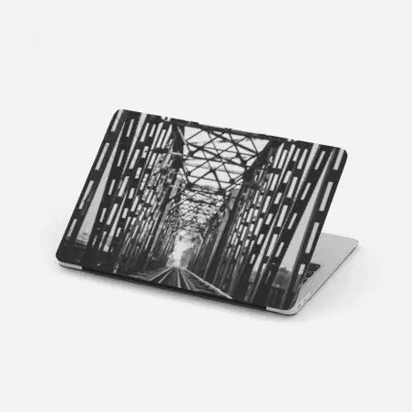 Pegatina para portátil perspectiva del puente ferroviario antiguo – Pixers®