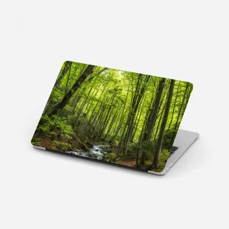 Pegatina para portátil bosque esmeralda con arroyo – Pixers®
