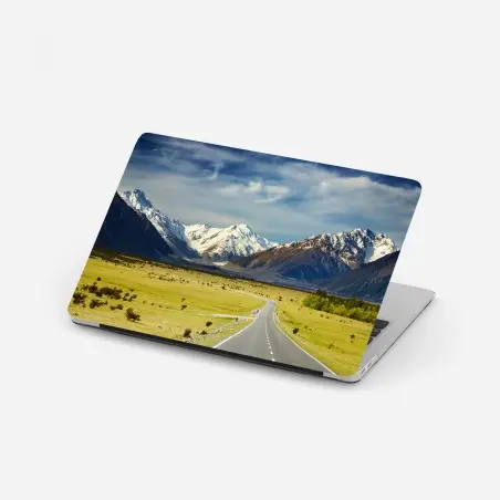 Pegatina para portátil carretera hacia los Alpes del Sur, Nueva Zelanda – Pixers®