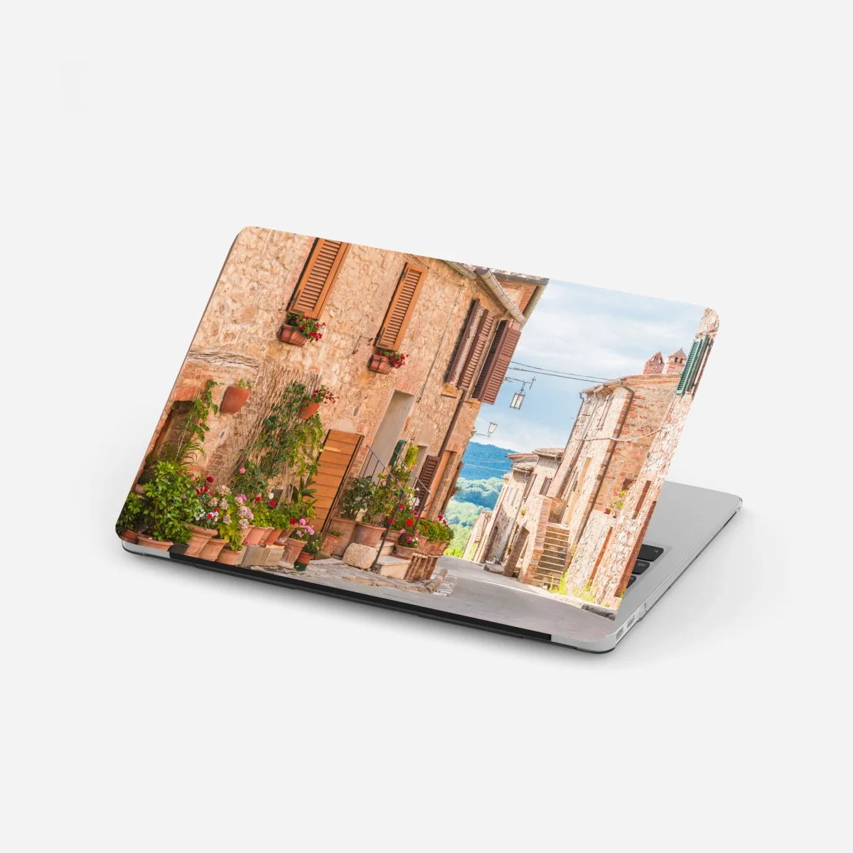 Pegatina para portátil calle medieval en Toscana con macetas y flores – Pixers® Pegatina para portátil calle medieval en Toscana con macetas y flores – Pixers®
