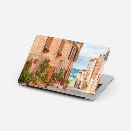 Pegatina para portátil calle medieval en Toscana con macetas y flores – Pixers®