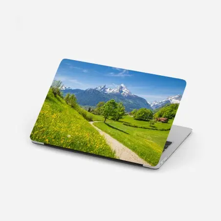 Pegatina para portátil paisaje alpino con sendero entre praderas floridas – Pixers®