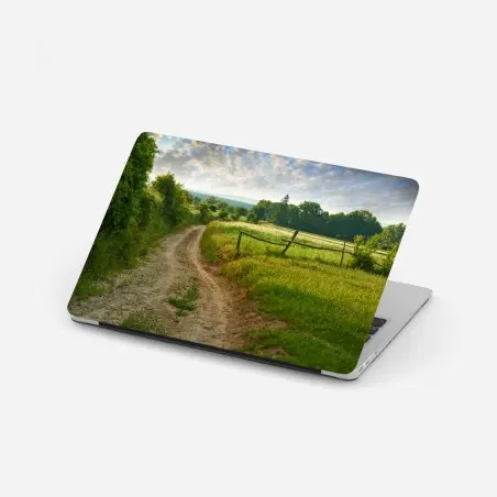 Pegatina para portátil camino rural entre prados al amanecer – Pixers®