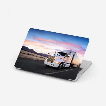 Pegatina para portátil camión en carretera al atardecer – Pixers®