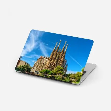 Pegatina para portátil impresionante vista de la Sagrada Familia de Gaudí – Pixers®
