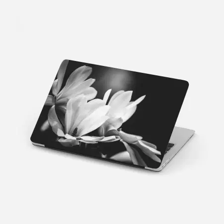 Pegatina para portátil primer plano de magnolia en blanco y negro – Pixers®