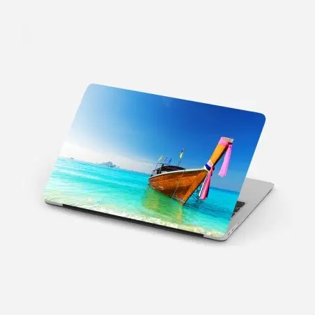 Pegatina para portátil barca tradicional en el mar de Andamán, Tailandia – Pixers®