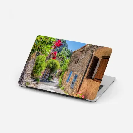 Pegatina para portátil calle provenzal en Moustiers-Sainte-Marie – Pixers®
