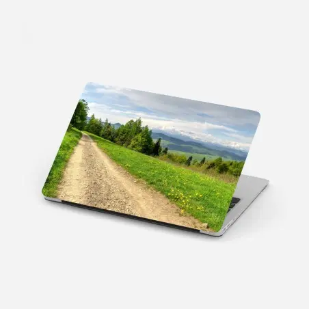 Pegatina para portátil paisaje primaveral en Gorce, Polonia – Pixers®