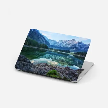 Pegatina para portátil amanecer sereno en el Lago Fusine, Alpes Julianos – Pixers®