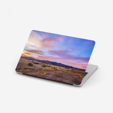 Pegatina para portátil atardecer púrpura sobre la llanura – Pixers®