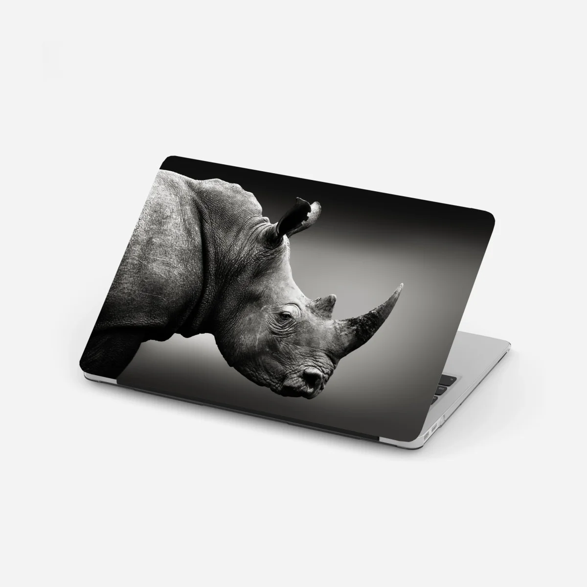 Pegatina para portátil retrato monocromo de rinoceronte de Sudáfrica – Pixers® Pegatina para portátil retrato monocromo de rinoceronte de Sudáfrica – Pixers®