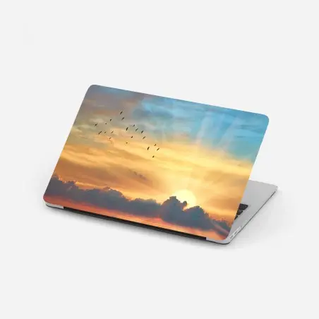 Pegatina para portátil amanecer dorado con aves en vuelo – Pixers®
