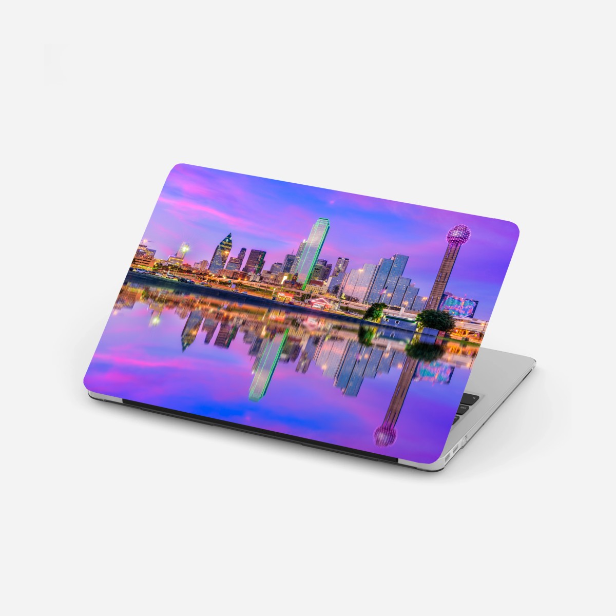 Pegatina para portátil atardecer púrpura sobre Dallas – Pixers®