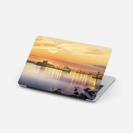 Pegatina para portátil amanecer dorado en la fortaleza Agios Nikolaos de Mandraki, Rodas – Pixers®