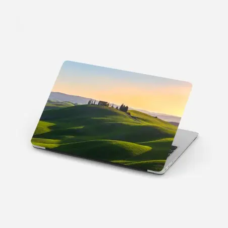 Pegatina para portátil colinas verdes de Crete Senesi en Asciano, Toscana – Pixers®