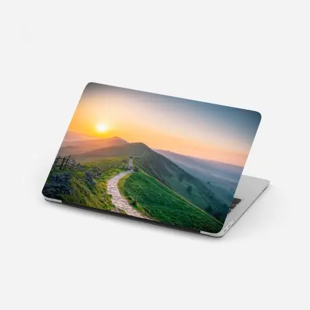 Pegatina para portátil amanecer sobre colinas y sendero de piedra – Pixers®