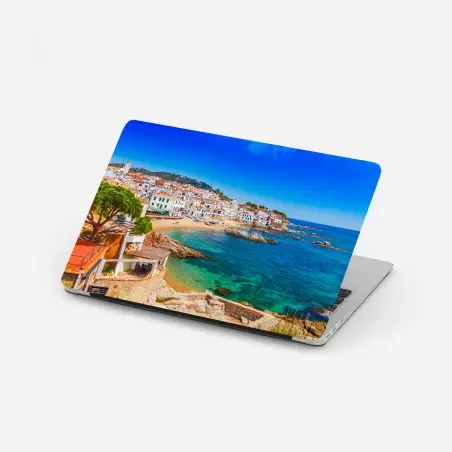 Pegatina para portátil vistas mediterráneas de pueblo costero – Pixers®