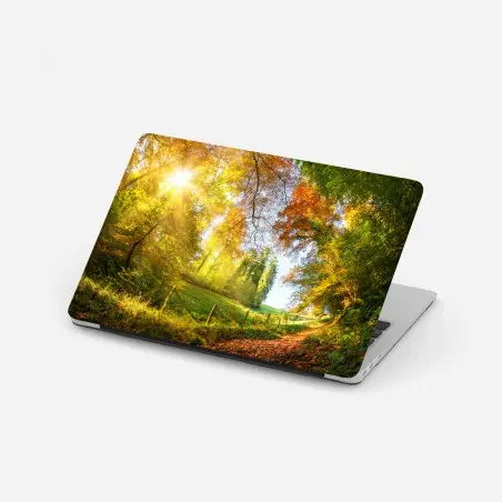 Pegatina para portátil camino dorado de otoño entre los árboles – Pixers®
