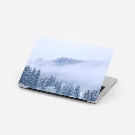 Pegatina para portátil bosque invernal en niebla, Alemania – Pixers®