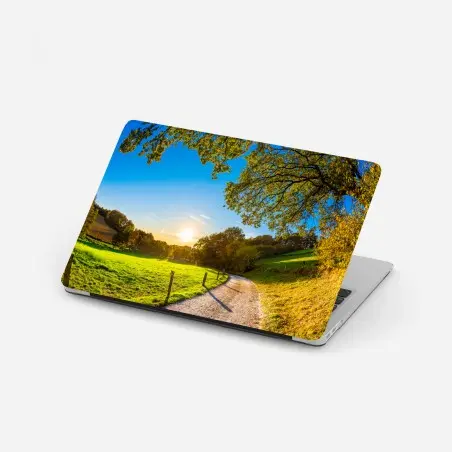 Pegatina para portátil sendero al atardecer en el campo – Pixers®
