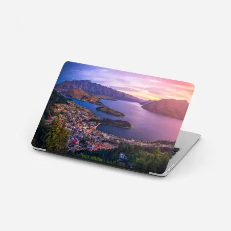Pegatina para portátil puesta de sol sobre Queenstown: panorama aéreo – Pixers®