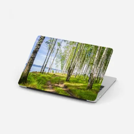 Pegatina para portátil bosque de abedules junto al río – Pixers®