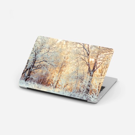 Pegatina para portátil bosque invernal al atardecer – Pixers®