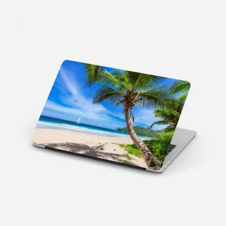 Pegatina para portátil escena de playa tropical con palmera inclinada y velero – Pixers®