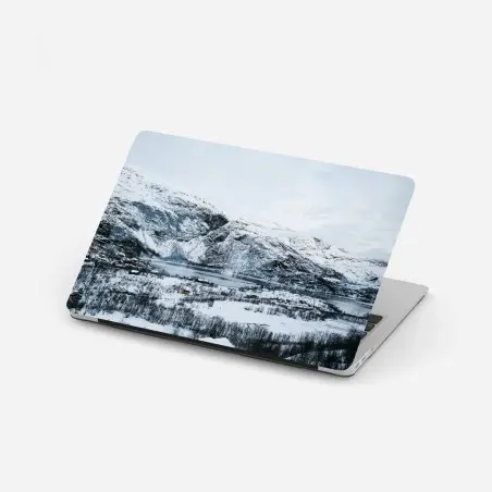 Pegatina para portátil paisaje invernal de lago y montañas – Pixers®