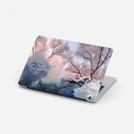 Pegatina para portátil amanecer nevado junto al río – Pixers®