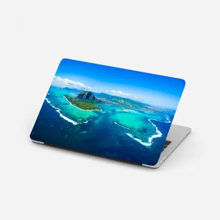 Pegatina para portátil panorama aéreo de Le Morne Brabant y laguna turquesa – Pixers®