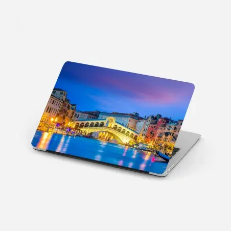 Pegatina para portátil panorámica del puente de Rialto, Venecia al crepúsculo – Pixers®