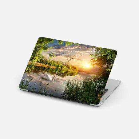 Pegatina para portátil atardecer sereno en el lago con cisne – Pixers®