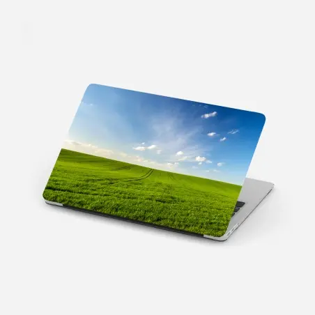Pegatina para portátil panorama de campo verde en primavera – Pixers®