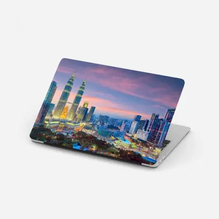 Pegatina para portátil crepúsculo sobre el horizonte de Kuala Lumpur – Pixers®