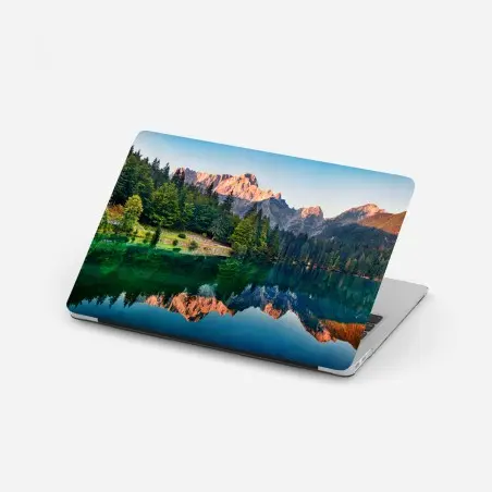 Pegatina para portátil amanecer sereno en Lago Fusine – Pixers®