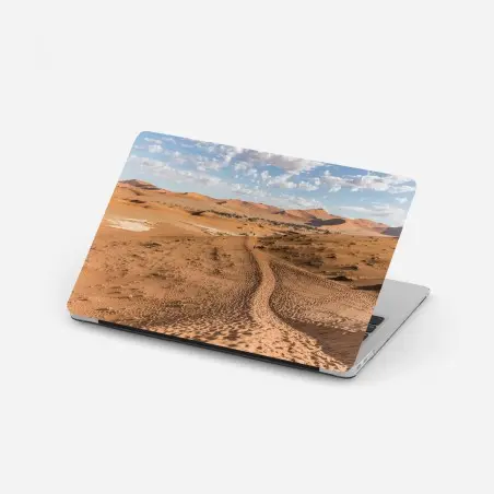 Pegatina para portátil ruta entre dunas bajo cielo azul – Pixers®