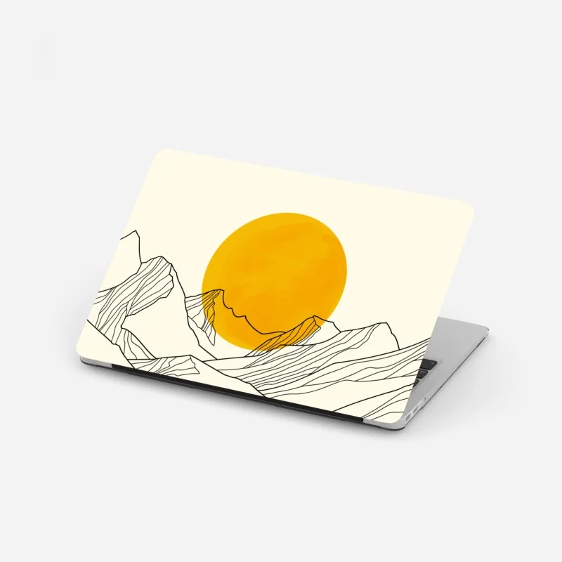 Pegatina para portátil sol dorado sobre montañas minimalistas