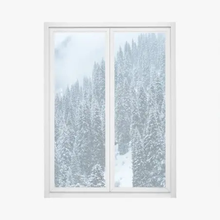 Pegatina para ventana bosque de pinos nevados en montaña neblinosa – Pixers®