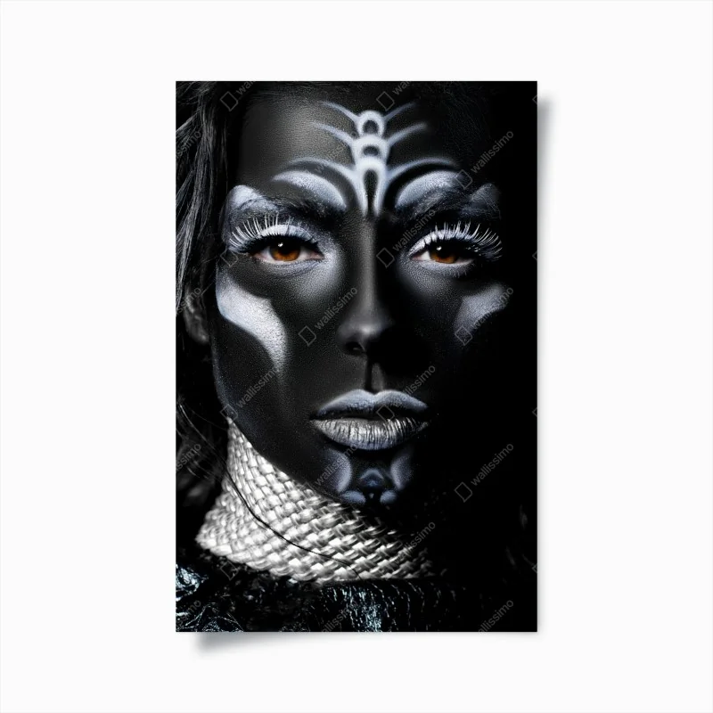 Póster rostro tribal en alto contraste